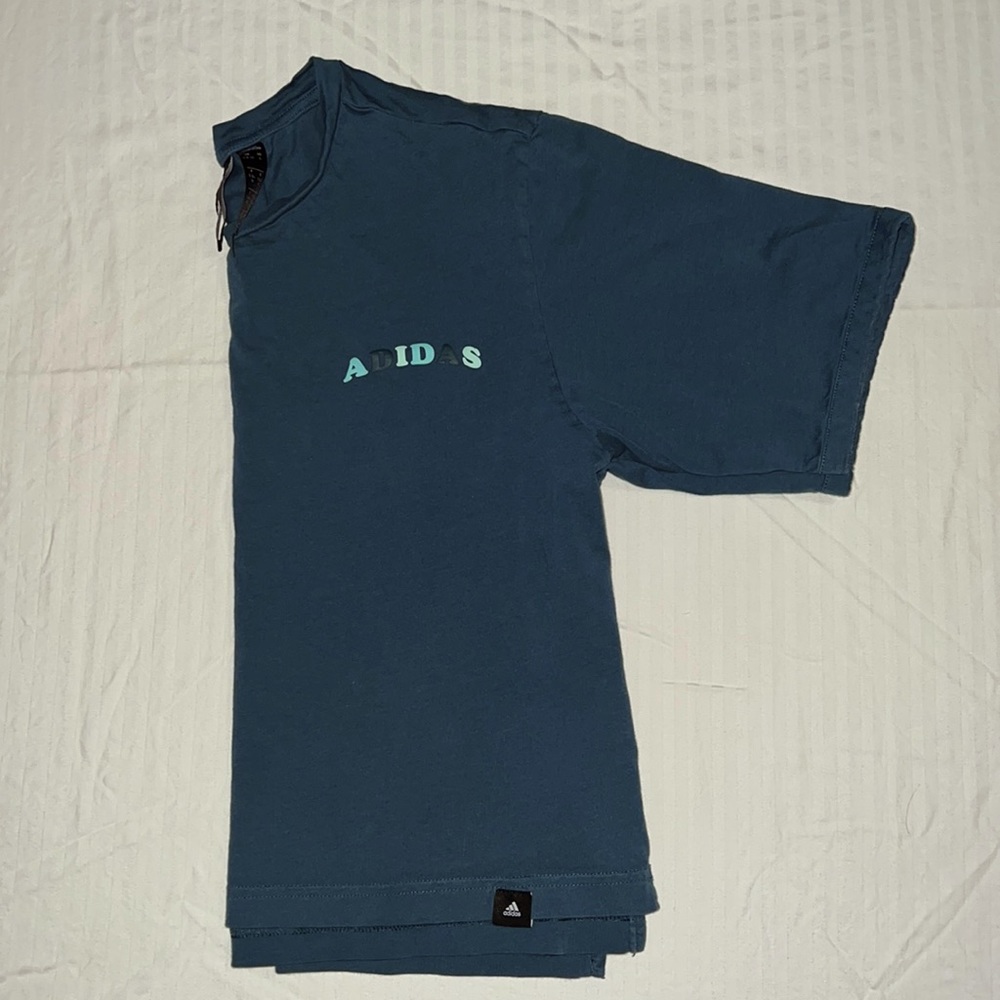 Adidas Women’s Small boxy tee